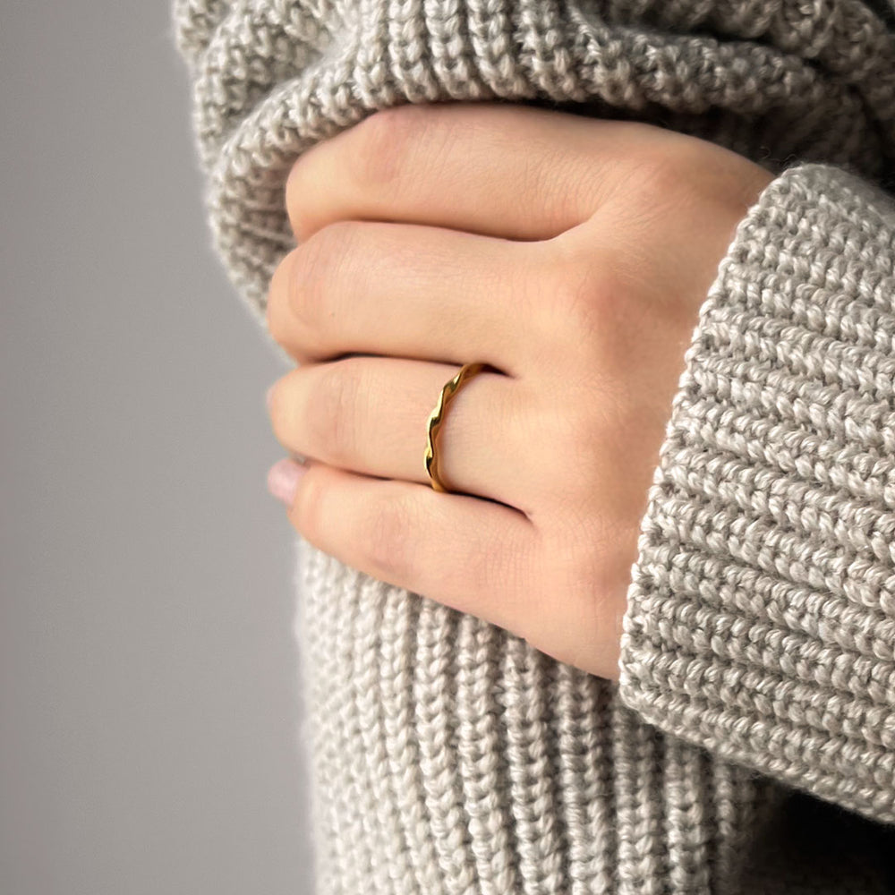 twisted ring gold made in waterproof stainless steel from icône