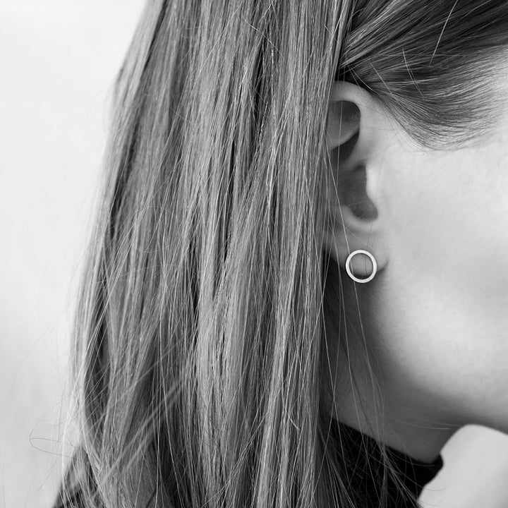 circle stud earrings made from 925 silver from icône