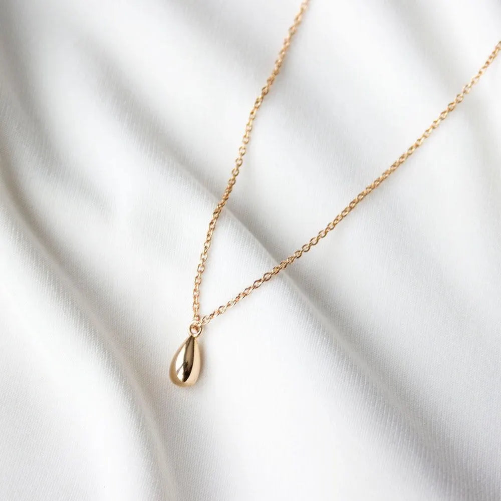 necklace with drop pendant made from 18k gold plated silver from icône