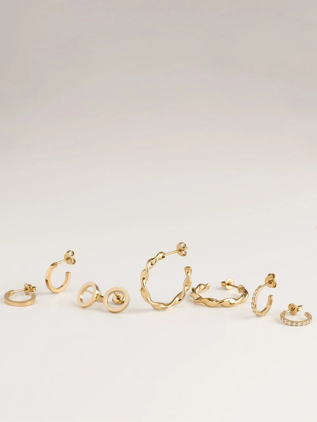 minimalist hoop earrings gold made in waterproof stainless steel from icône