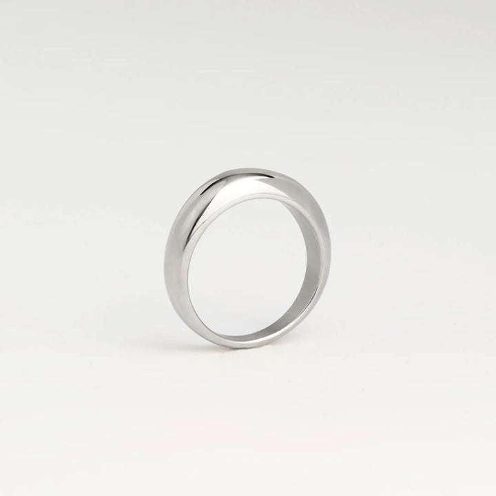 emelie dome ring silver made in waterproof stainless steel from icône