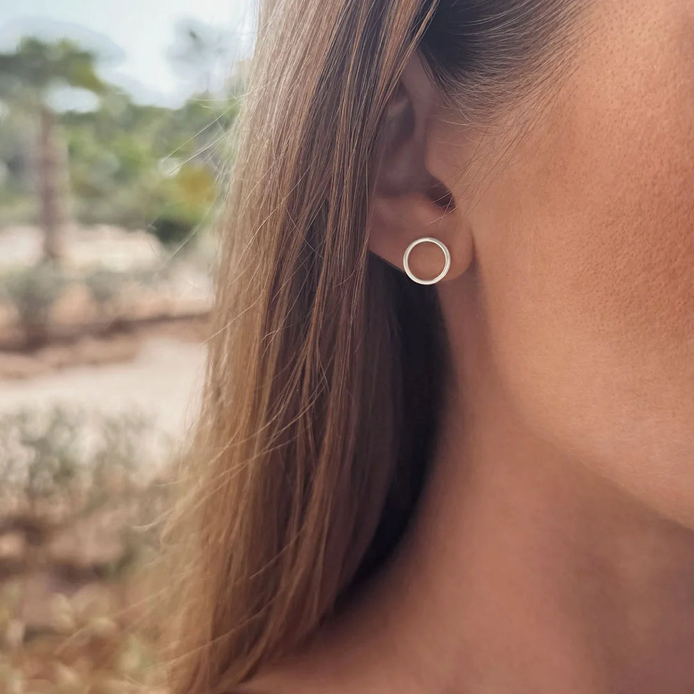 eternity circle stud earrings made in silver from Icône