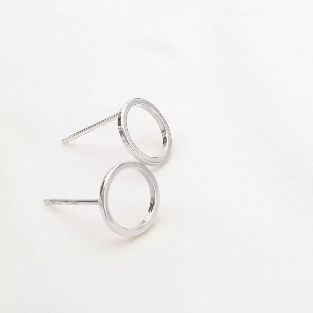 circle stud earrings made from 925 silver from icône