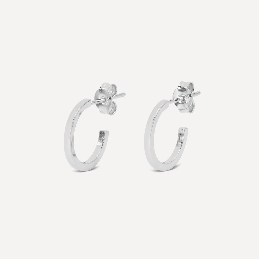 eve minimalist hoop earrings made in silver from icône