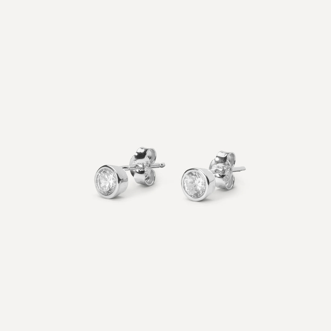 little star stud earrings made in silver from icône