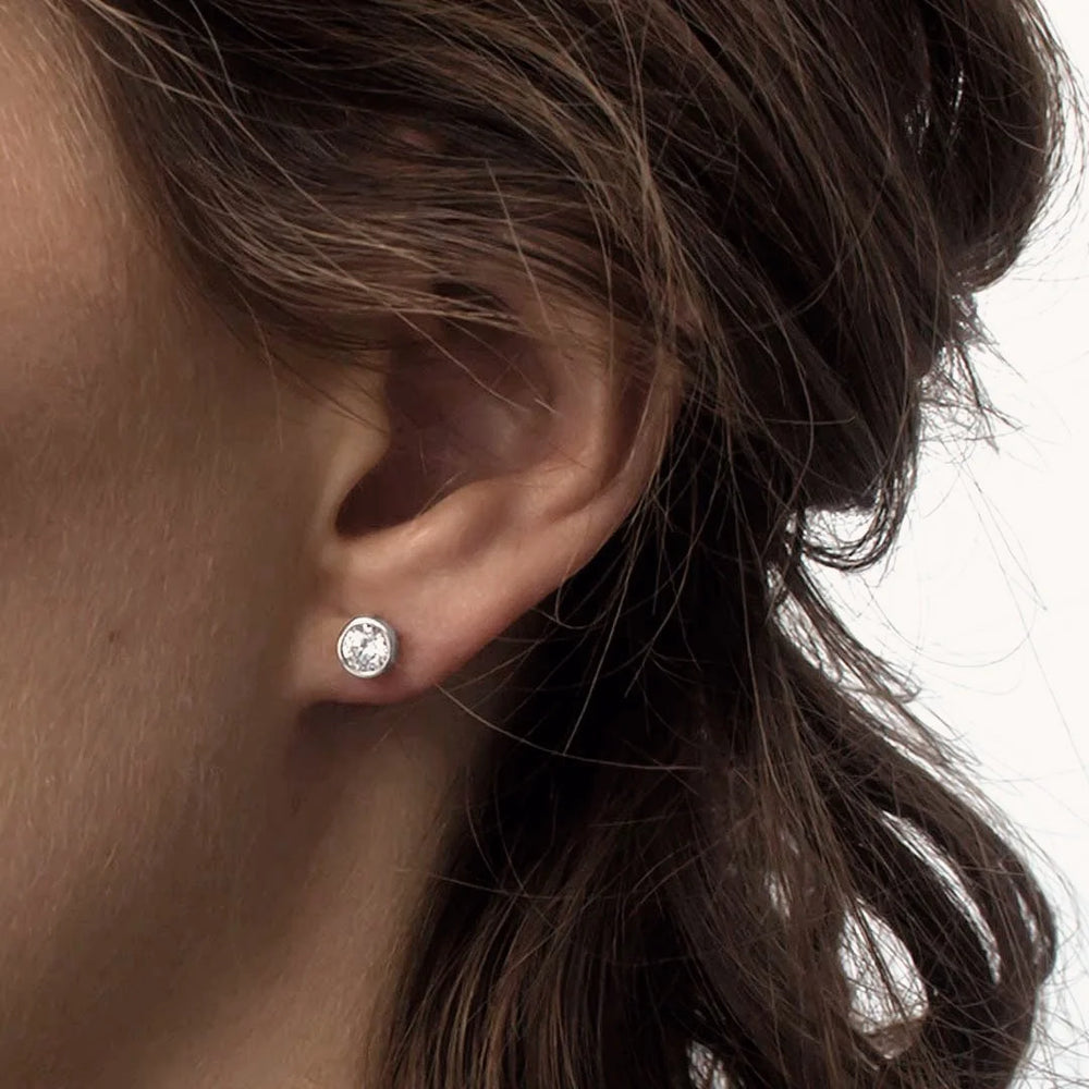 minimalist little star stud earrings made in silver from Icône