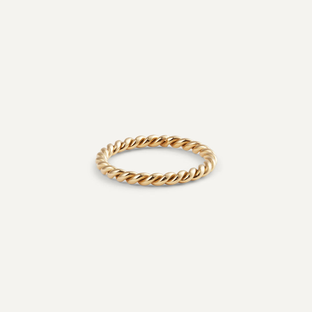 sophia twisted ring gold made in waterproof stainless steel from icône