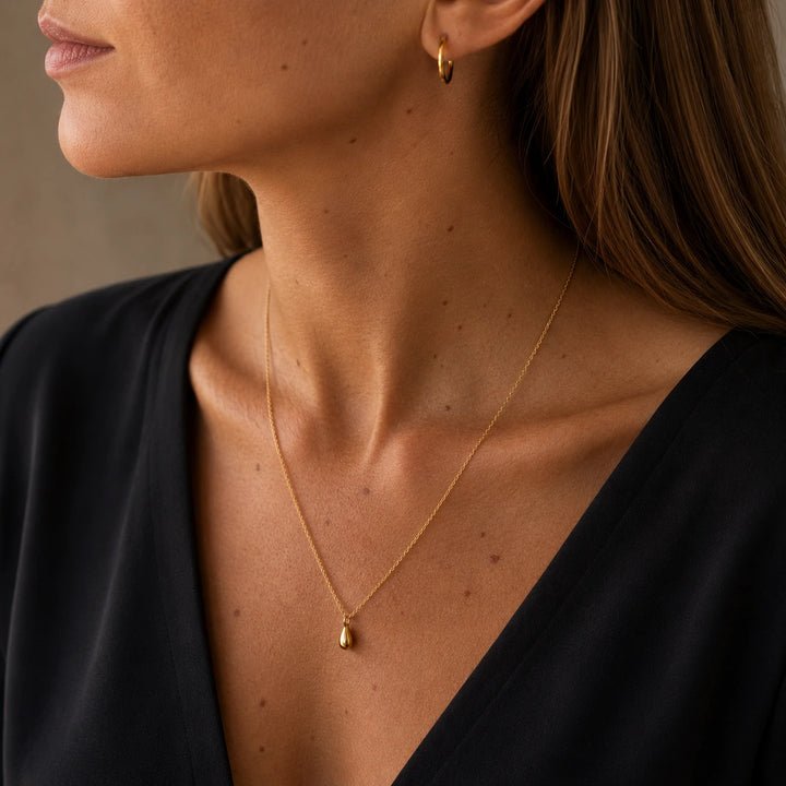 Teardrop necklace gold